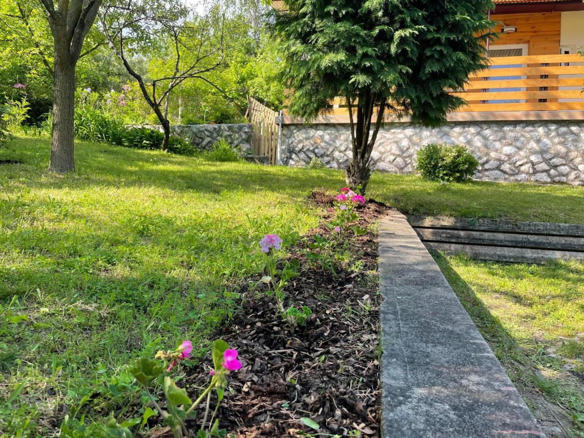 Lianne Apartman 미슈콜츠 외부 사진