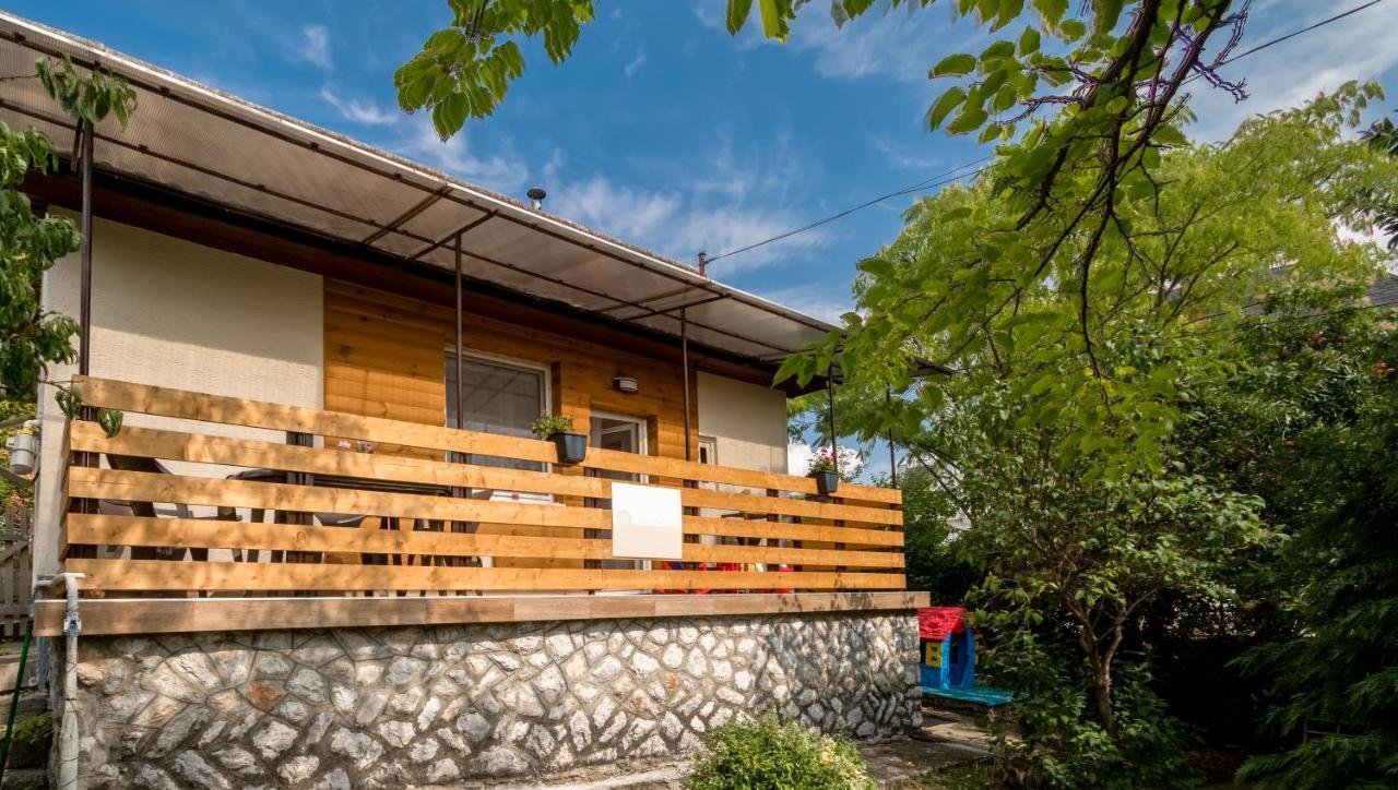 Lianne Apartman 미슈콜츠 외부 사진