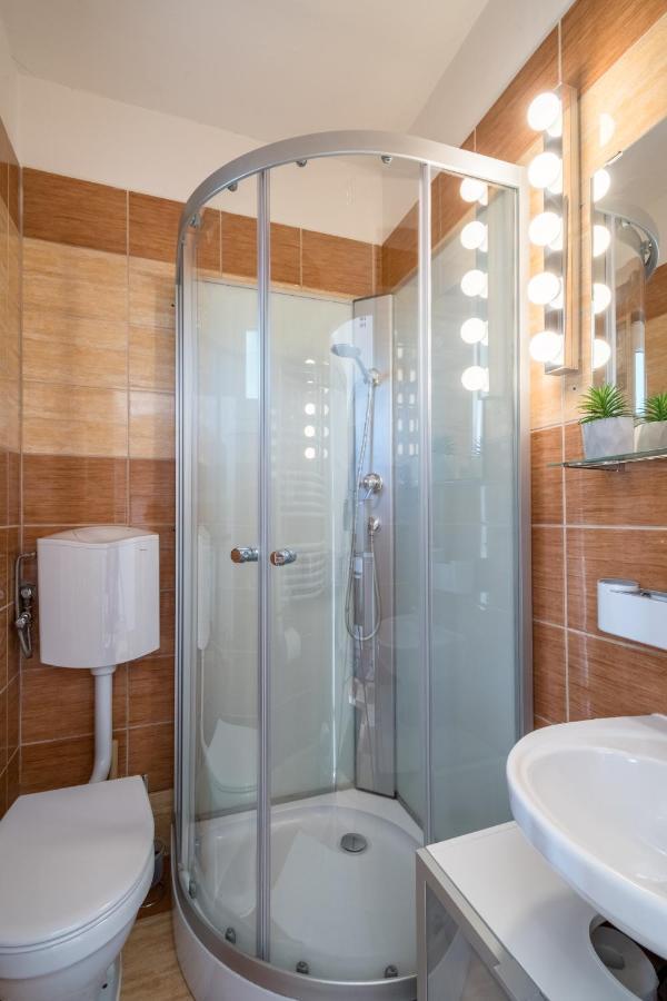 Lianne Apartman 미슈콜츠 외부 사진